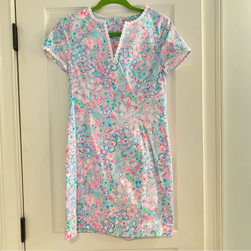 Lilly Pulitzer Size 4 Braylin Stretch Shift in Resort White Love Bug! NWT